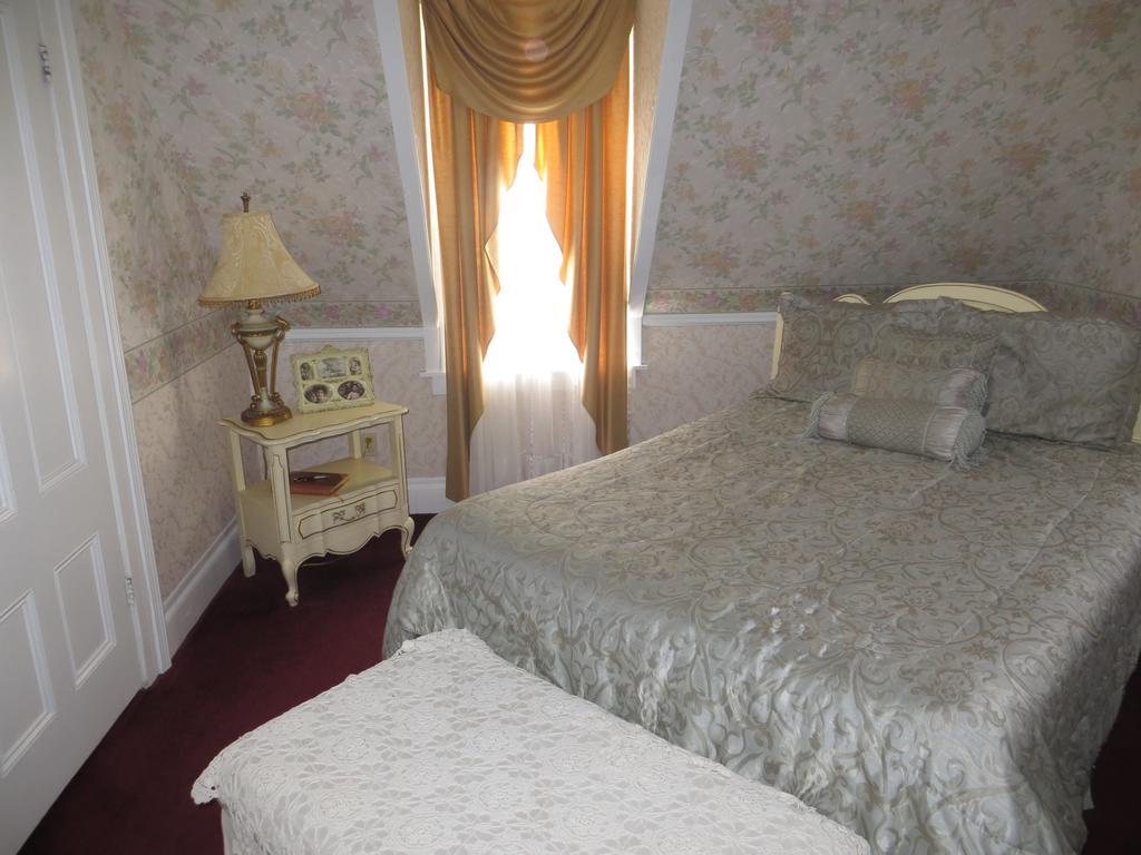 Edith Palmer'S Country Inn, Historical Bed & Breakfast Virginia City Exterior foto