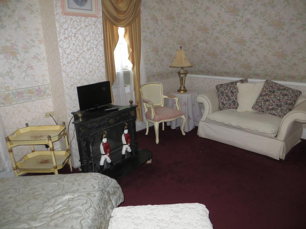 Edith Palmer'S Country Inn, Historical Bed & Breakfast Virginia City Exterior foto